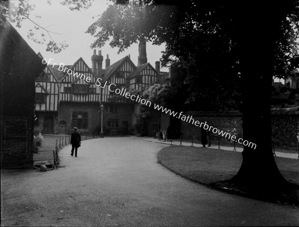 OLD HOUSES OUTSIDE CLOSE